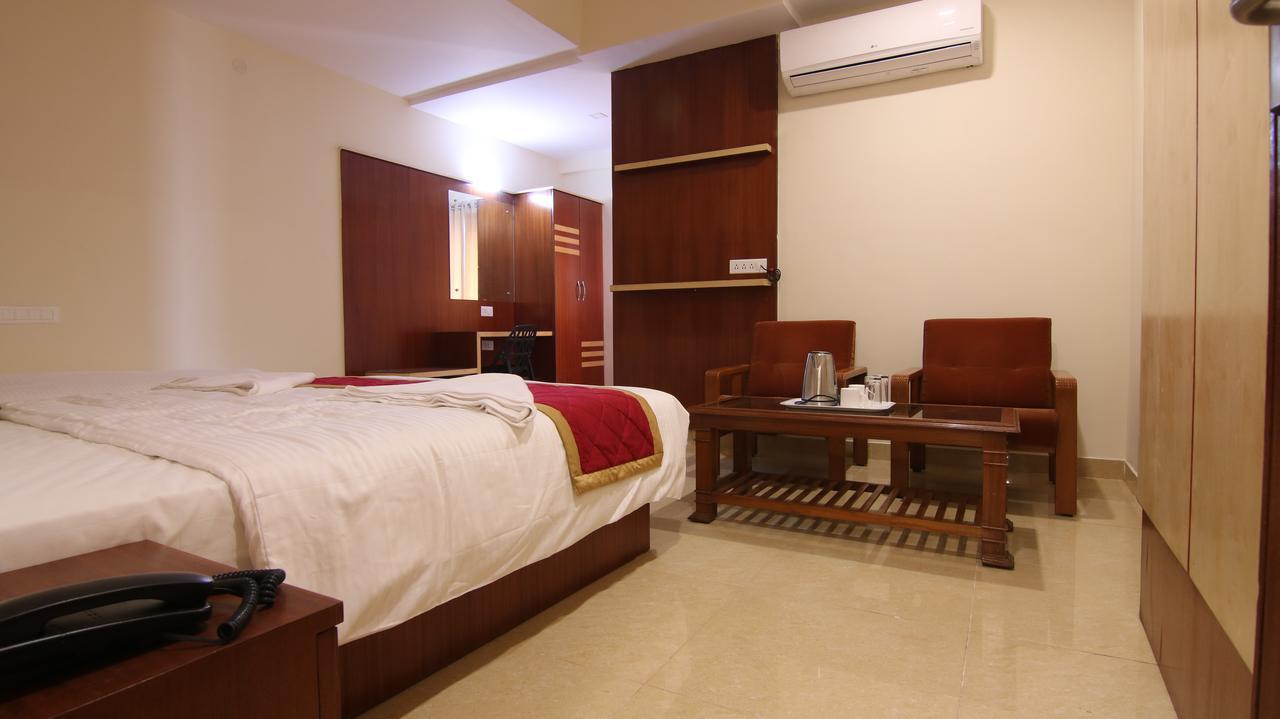 Sri Nandi Comforts Hotel Bangalore Bagian luar foto